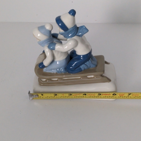 VTG Children Sledding - Picture 6 of 7